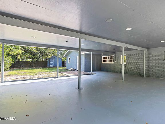 5th image of 4103 Greenwood Ave