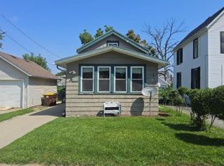 540 W American St, Freeport, IL 61032