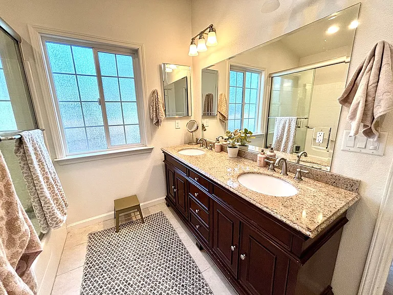 555 Reddington Dr — Photo 15