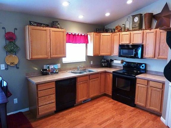 3rd image of 2431 N Apple Ct