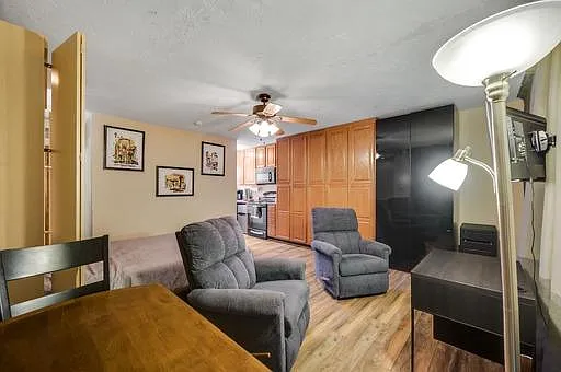 941 Eldorado Ave — Photo 19
