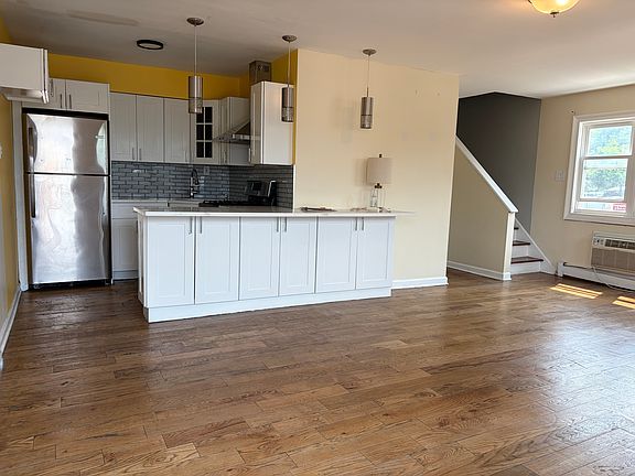 5th image of 583 Main St #9