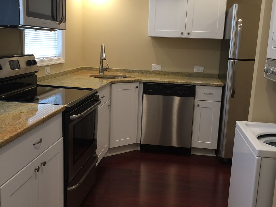 2nd image of 50 Rochester Pl #42
