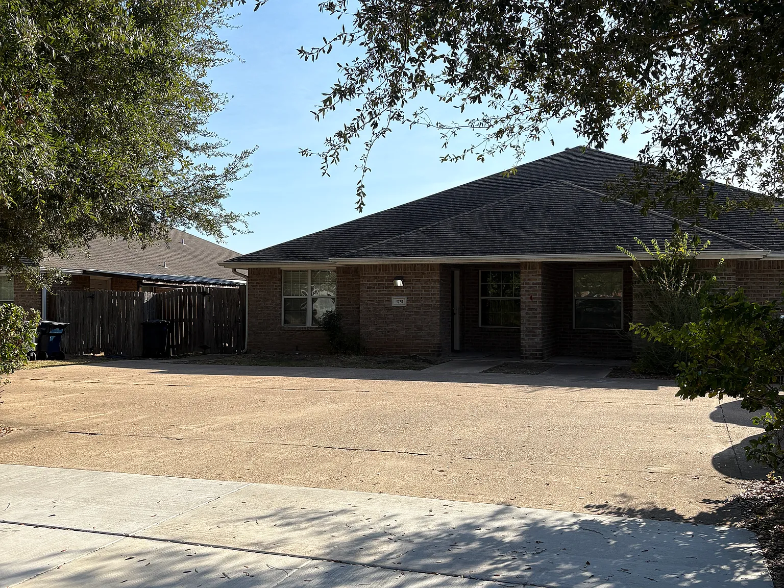 3 bed, 1338 sqft, $1,450 — Photo 1