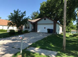 749 Lyon St, Lawrence, KS 66044