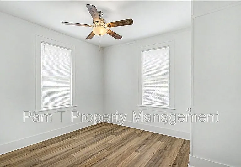 613 W 39th St #A — Photo 20