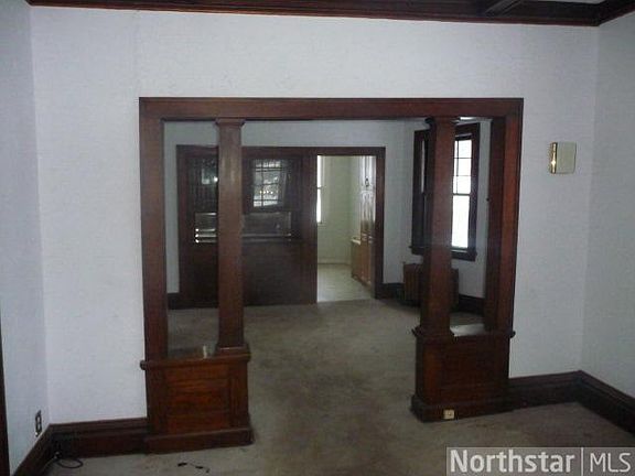 3rd image of 861 Palace Ave