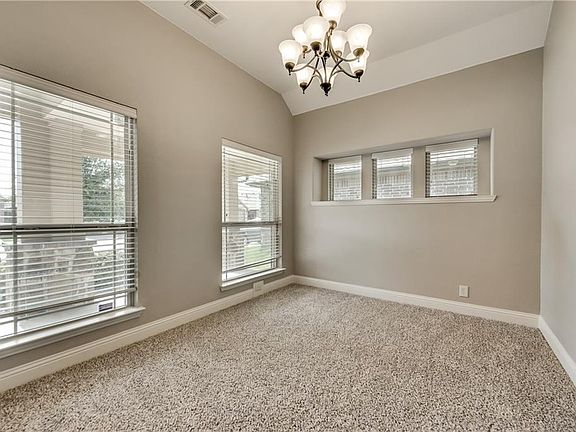 3rd image of 514 Kelvington Dr