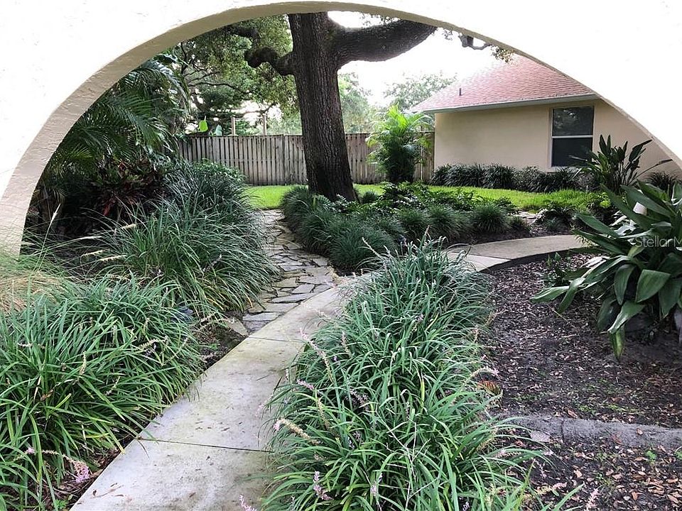 1st image of 2031 Larchmont Way