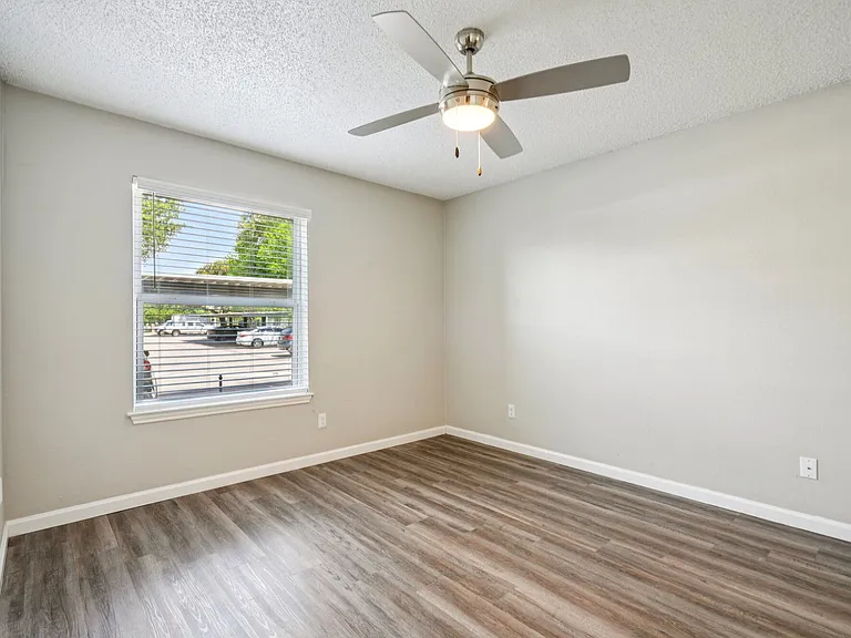 Fieldcrest Apartments — Photo 39