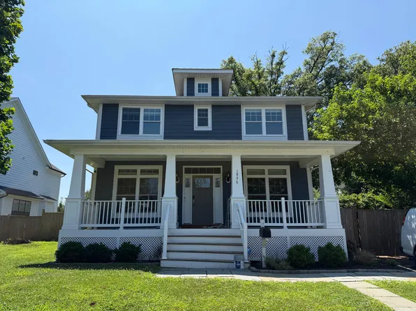 1836 Peabody Dr, Falls Church, VA 22043