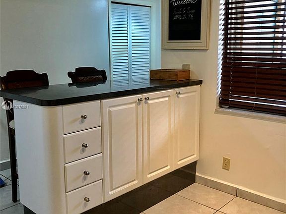 4th image of 193 Lakeview Dr APT 105