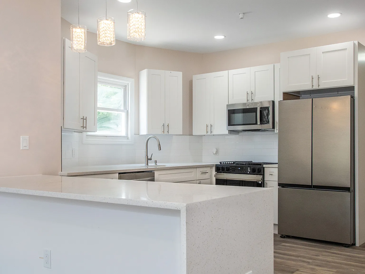 3 bed, $2,500 — Photo 1