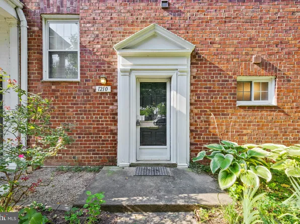 1210 Martha Custis Dr #503, Alexandria, VA 22302