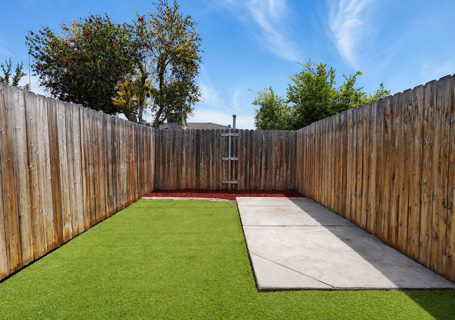 8840 San Vicente Avenue — Photo 4