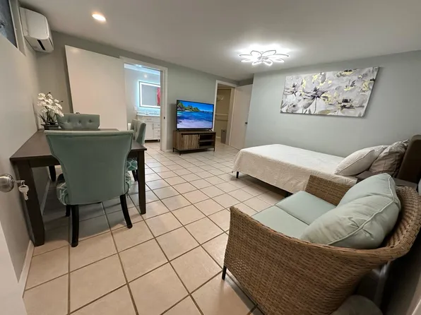 927 Kamahele Pl #2, Kailua, HI 96734
