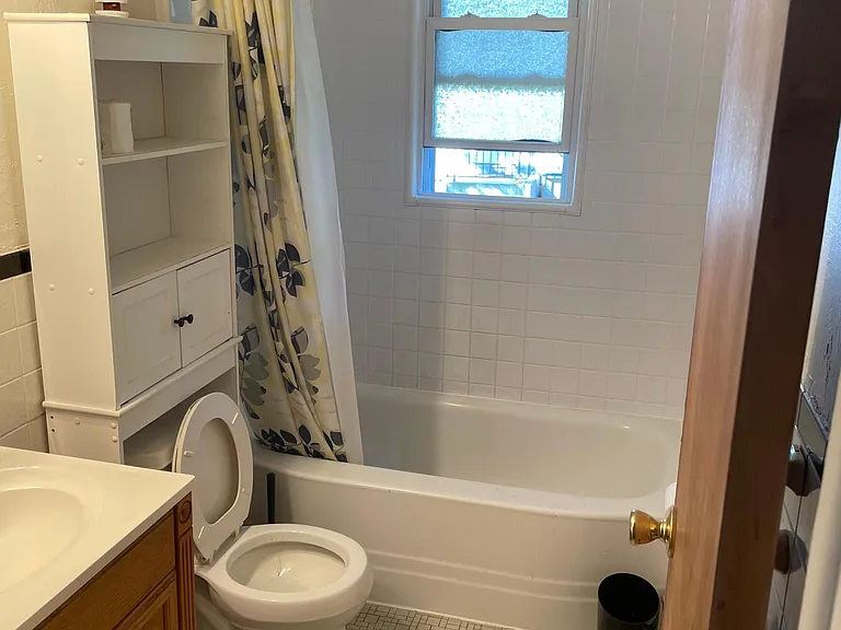 28 Warner Ln #1 — Photo 2