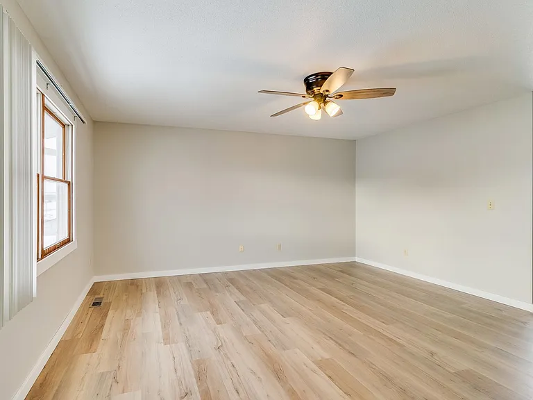 1315-1323 Branding Iron Rd — Photo 2