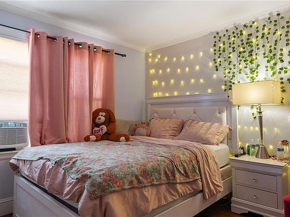 4th image of 70 Brewster St
