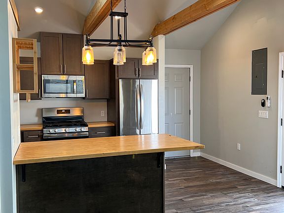 2nd image of 329 Shaw St #B