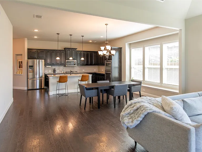 638 Brook Dr — Photo 9