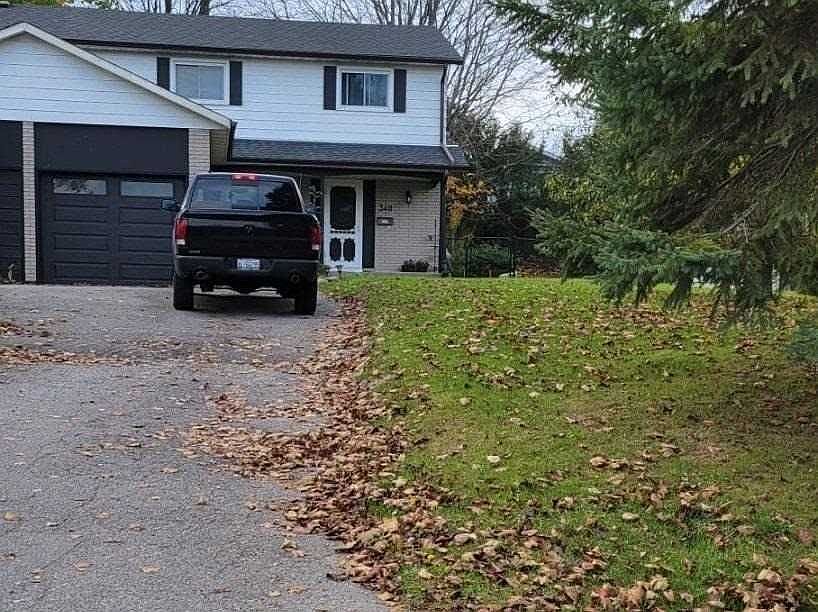 2nd image of 340 Cavan St