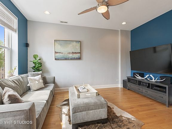 3rd image of 722 N Throop St Unit 3