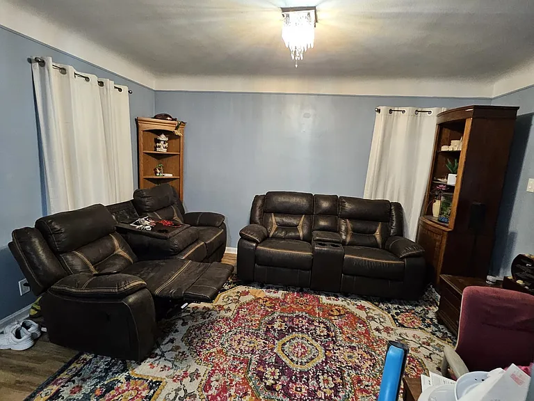 20984 Dexter Blvd — Photo 3