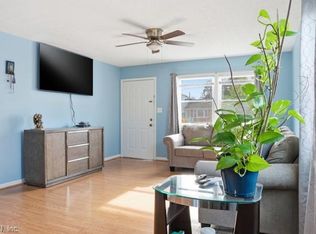 818 Thames Dr, Hampton, VA 23666