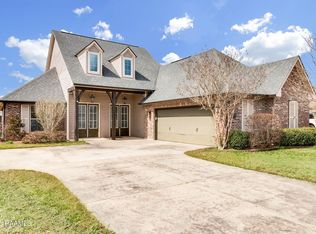 102 Harton Rd, Youngsville, LA 70592