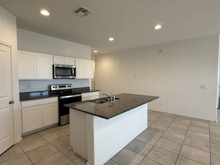 1137 W Chimes Tower Dr — Photo 45