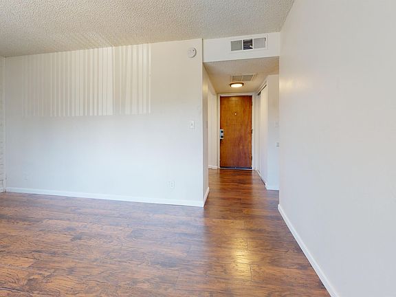 4th image of 330 Bird St #24