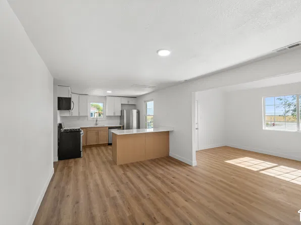 9860 W 10400 N, Tremonton, UT 84337