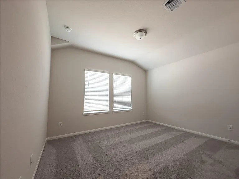 8015 Virginia Dr — Photo 12