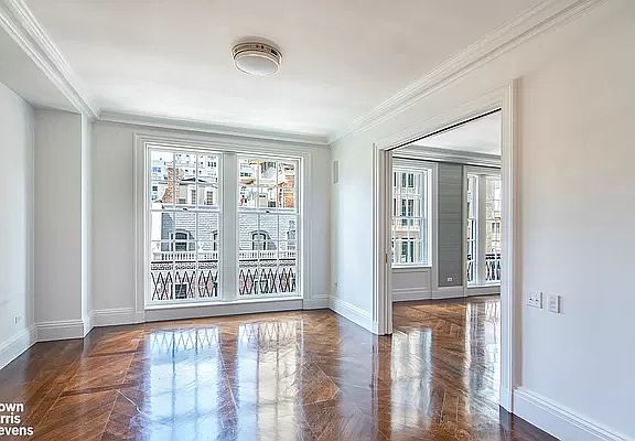 4th image of 151 E 78th St #6