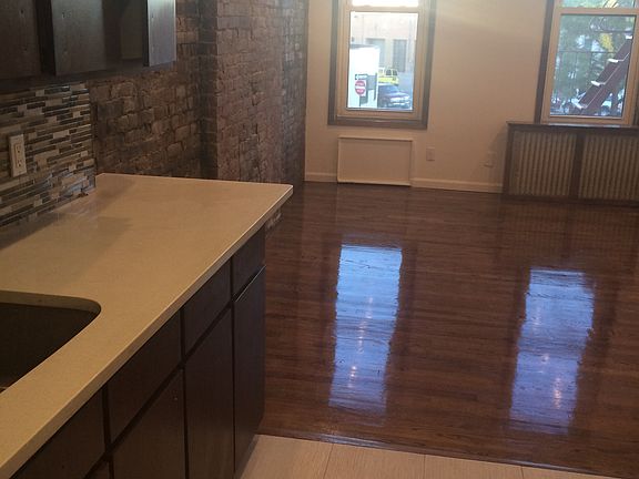 3rd image of 10-59 Jackson Ave #2C