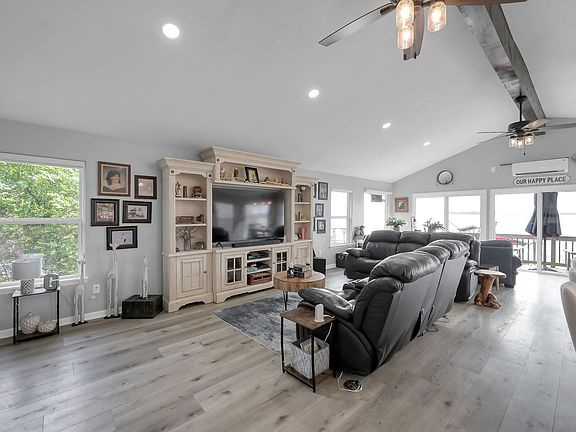 2nd image of 329 Sassafras Dr