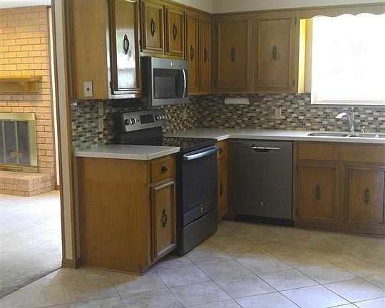 5th image of 2650 Heyward Dr