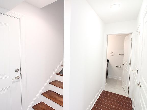 3rd image of 2570 Frankford Ave #3R