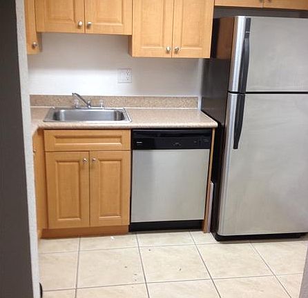 3rd image of 5241 Geneva Way APT 204