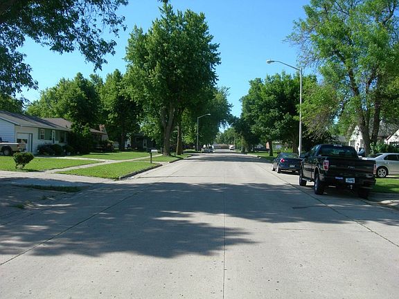 4th image of 1218 Douglas Ave