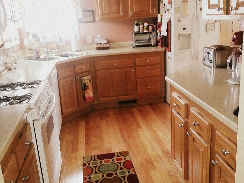 2nd image of 483 Kenbury Rd