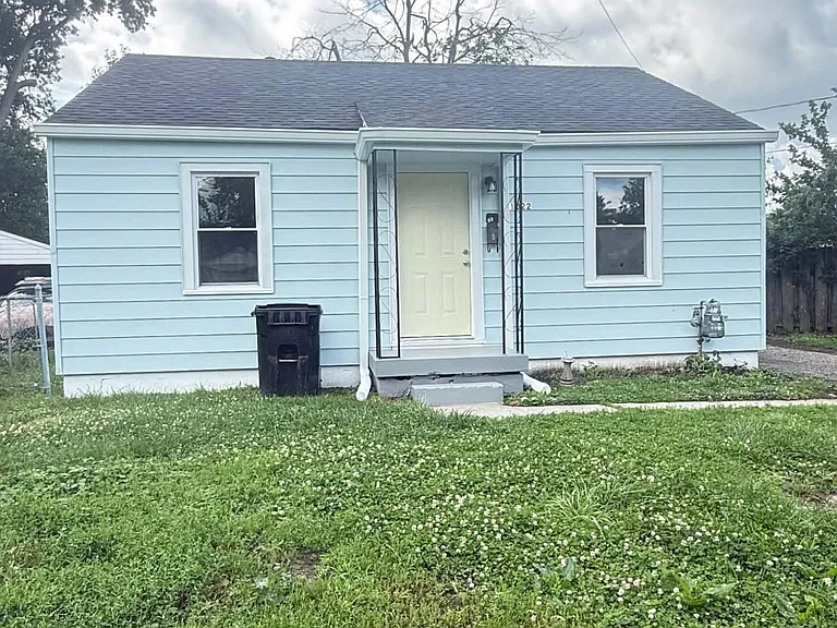 1022 Stanley Ave — Photo 1