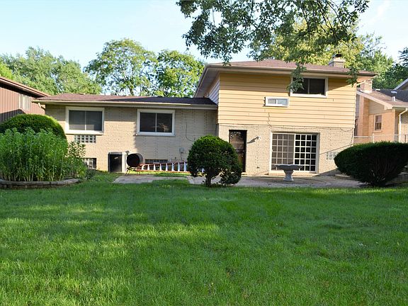 2nd image of 4218 Oakwood Ln