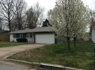 1127 W Morningside St, Springfield, MO 65807