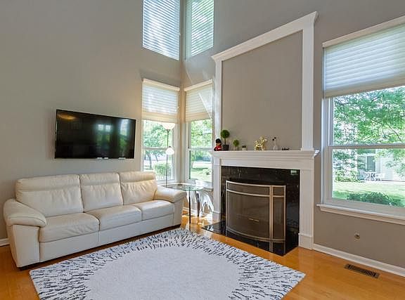 3rd image of 348 S Lancelot Ln