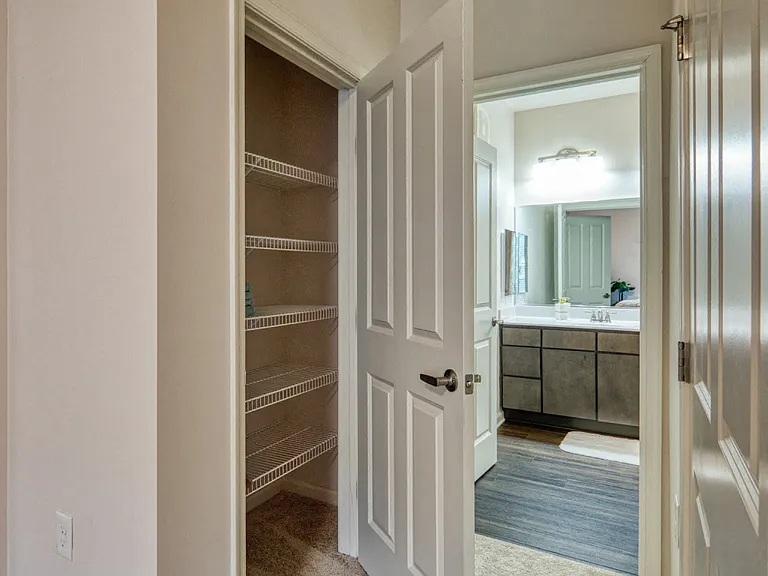 Crossroads Station Apartments — Photo 21