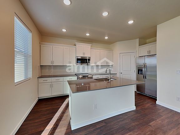 4th image of 1519 N Barkvine Ave
