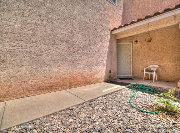 4th image of 7208 Quail Holw NE