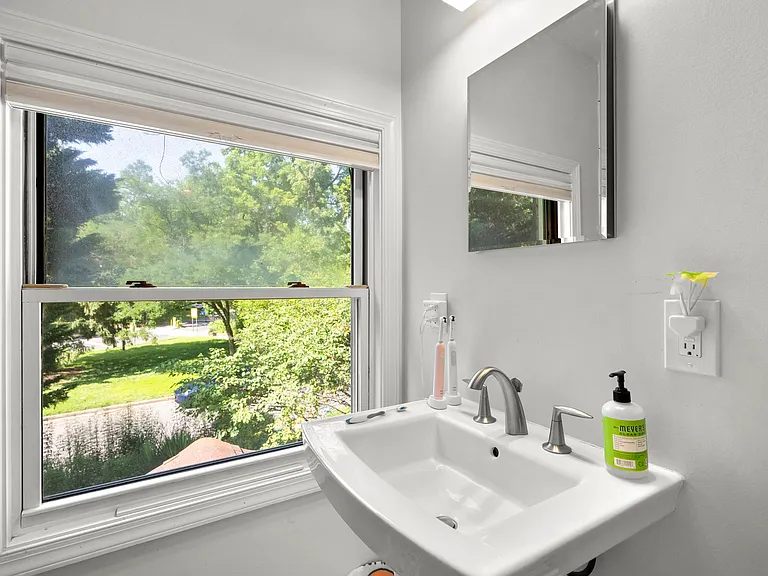 9311 Woodland Dr — Photo 19